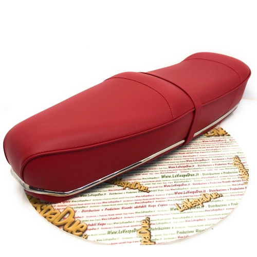 Selle rouge pour Lambretta MK 3 style Pegaso avec garnitures latérales chromées pour LI Special SX TV 3ème série