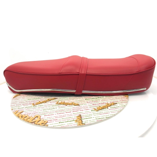 Selle rouge pour Lambretta MK 3 style Pegaso avec garnitures latérales chromées pour LI Special SX TV 3ème série