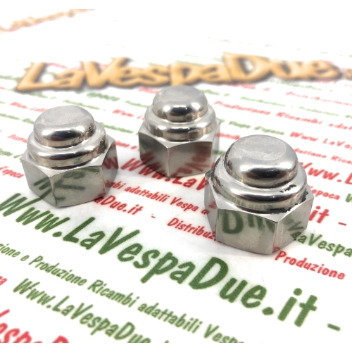 Juego de 3 tuercas pulidas para fijar el buje delantero de la LAMBRETTA 200.