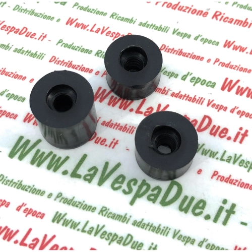 Kit de caoutchouc pour support de plaque d'immatriculation arrière LAMBRETTA 125 150 LI 2e 175 TV 2e innocenti ro 15083002 19083019
