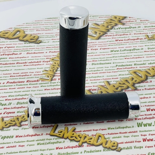 Par de puños con terminales cromados fijados firmemente para freno de disco Millennium de VESPA PX 125 150 200 - adaptables a todas las ruedas 582324