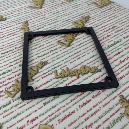Marco de matrícula de plástico negro de 17x17cm para motocicletas VESPA clásicas de los años 80, 90, 98, 125, 150, 160, 180, 200, V1, V15, V33, VM, VN, VB1, VL, VBA, VBB, VNA, VNB, GL, SS, SPRINT, TS, GT, R y Rally.