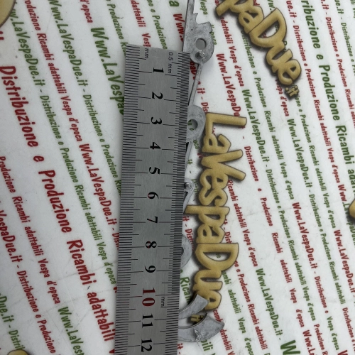 Front lettering in aluminum three pegs 140 mm for VESPA 50 SPECIAL first series from 1969 to 1972 Italian product in handcrafted casting