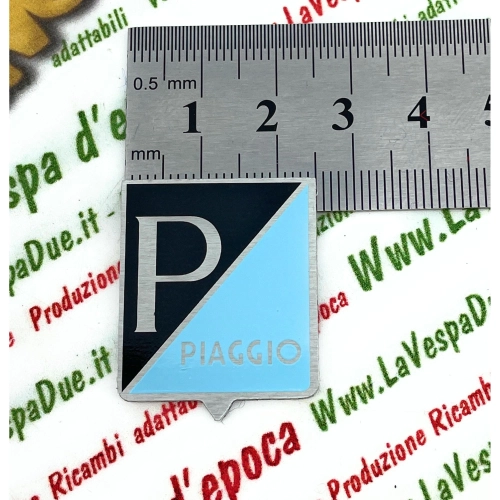 PIAGGIO Schutzschild für VESPA 50 NS 90 SS 125 PRIMAVERA NUOVA aus Aluminium 25 x 28 mm Emblem zum Aufkleben ro 070312