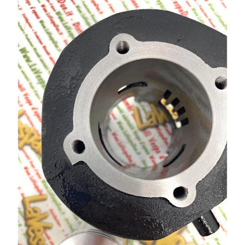 Zylinderkit mit 55 mm Durchmesser. 6 Überströmkanäle für VESPA APE 50 NLR SPECIAL, komplett abgestimmt.