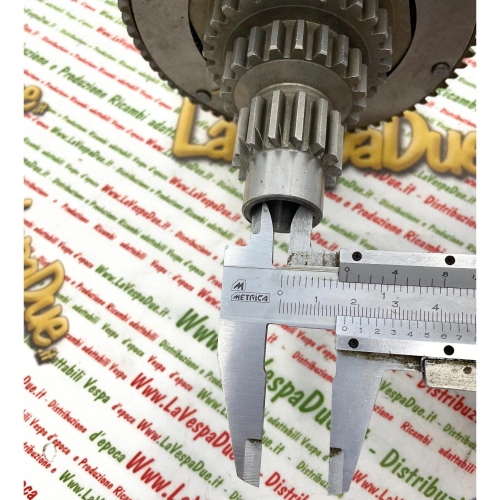 Primary shaft complete multiple GEARBOX Z 14 20 27 z67 helical VESPA 125 150 VBA VNA VNB RO048437 089996 089025