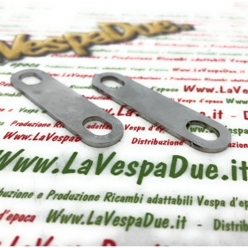 Par de placas de acero para reforzar el reposapiés superior de la VESPA NLR SPECIAL PRIMAVERA ET3 PK S XL RUSH HP 50 90 125