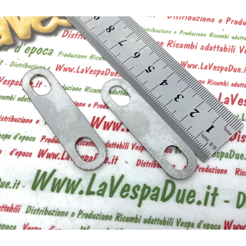 Par de placas de acero para reforzar el reposapiés superior de la VESPA NLR SPECIAL PRIMAVERA ET3 PK S XL RUSH HP 50 90 125
