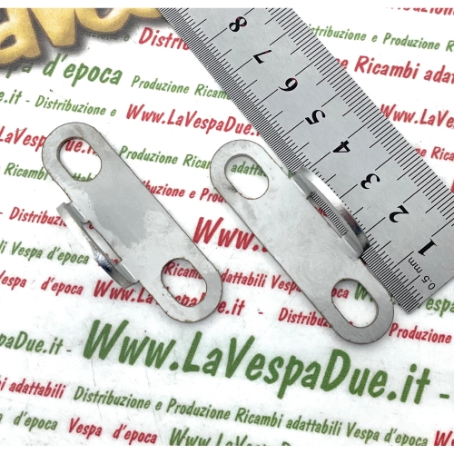 Paire de plaques de renfort pour supports de repose-pieds supérieurs EYELET VESPA NLR SPECIAL PRIMAVERA ET3 PK S XL RUSH HP 50 90 125 en acier