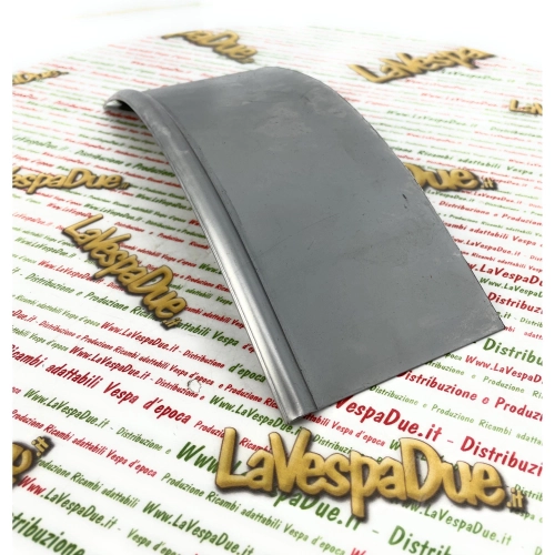 Extension de panneau latéral pour repose-pieds et protection avec bord moyen pour VESPA 125 150 160 GS VNB VBB 60s