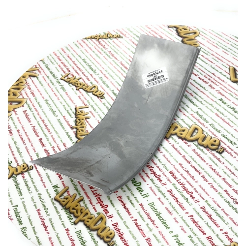 Side panel extension for footboard and shield with narrow edge for VESPA 50 90 125 NLR SPECIAL TS SPRINT 70s onwards