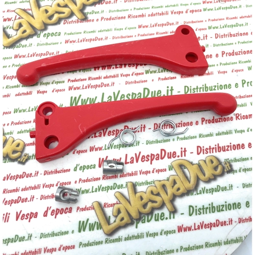Kit de leviers en plastique rouge pour cyclomoteurs PIAGGIO 50 CIAO SI BRAVO, comprenant les clips et ressorts des leviers de frein avant et arrière.
