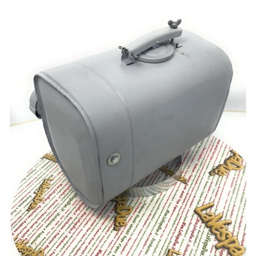 Depósito de mezcla de gasolina para APE A 125, desde el modelo A1T hasta el modelo A15T, de 1947 a 1952. Completo con abrazadera metálica, filtro de aire con tapa y tapón de gasolina. Producto italiano artesanal.