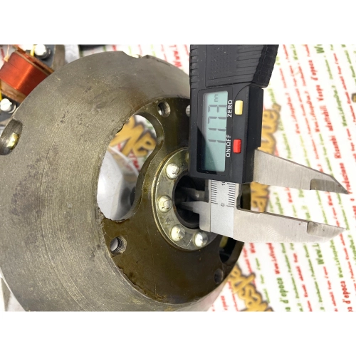 Flywheel with stator 6 volts 3 wires with tips and capacitor for VESPA SPRINT SPRINT VELOCE SUPER TS GTR GT VNB VBB etc...