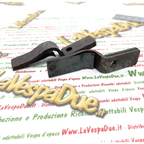 Pair of stand brackets for VESPA 125 VNA1T from frame 030505 from 1957 to 1958 right and left bridge