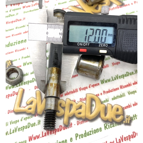 Pasador de montaje de la suspensión del buje delantero para VESPA 125 150 VM1T VM2T VN1T VNB VBA1T VBB1T VS1VS2 VS3 VS4 VS5