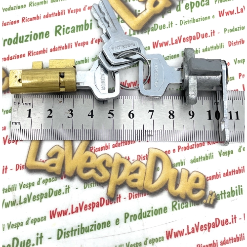Kit de verrouillage de direction pour top case des modèles espagnols de Vespa 125, 150 S, Sprint, GS et 160 Super.