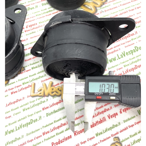 Support hydraulique pour moteur destiné à être fixé au châssis APE diesel CAR MAX DIESEL TM P703 V 420 POKER BENZINA numéro 266743 271629