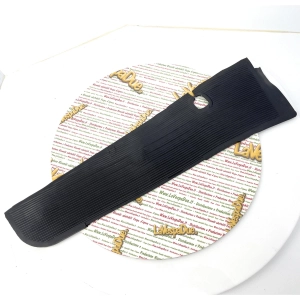 Low-cost right side mat for VESPA PX 125 T5 footboard