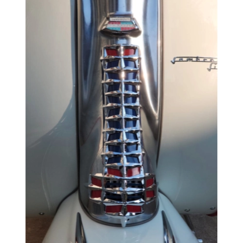 Hupengitter-Frontabdeckung LAMBRETTA 125 150 LI 1. 2. 175 TV 1. 2.