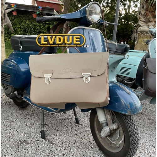 Sacoche arrière beige avec protection avant et bandoulière pour Vespa 125 150 VNB VNA VBB. PRODUIT ARTISANAL ITALIEN.