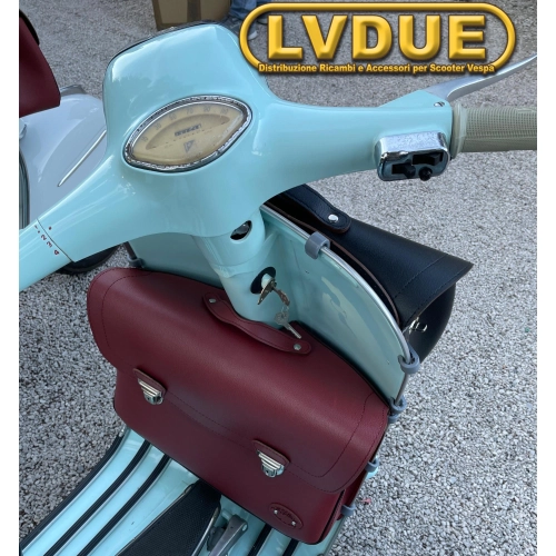 Burgunderrote Topcase-Tasche mit Frontschutzbügel für VESPA 125, 150, SUPER SPRINT, VELOCE, GT, GTR und GL mit Schultergurt. Italienisches Handwerksprodukt.