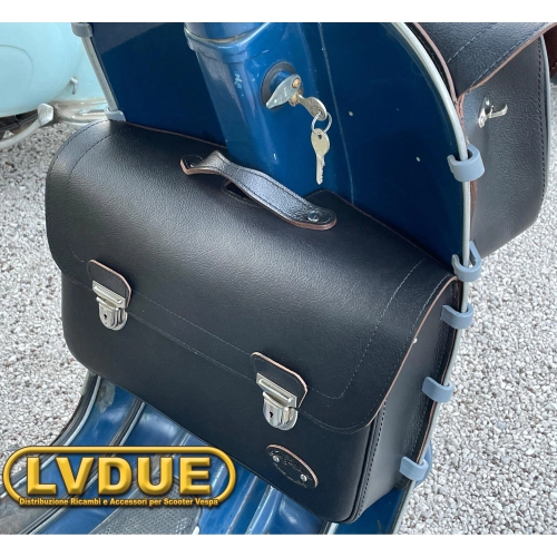 Schwarze Topcase-Tasche mit Frontschutzschild für VESPA 50, 90, 125, NLR, ET3 und PRIMAVERA mit Schultergurt. Italienisches Handwerksprodukt.
