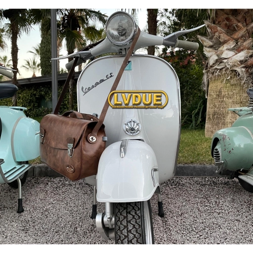 Topcase aus Leder für VESPA 50, 90, 125, NLR, ET3 und PRIMAVERA mit Schultergurt. Italienisches Handwerksprodukt.