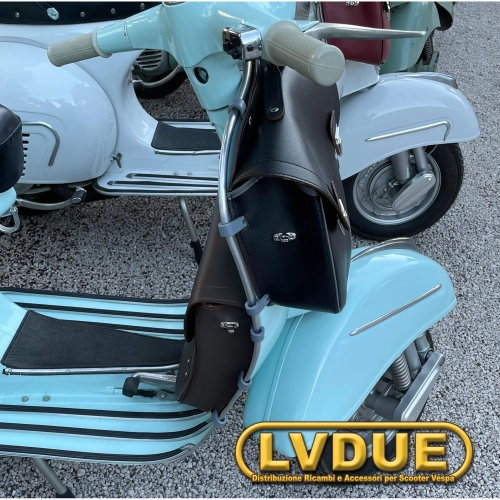 Schwarzes Topcase mit Frontschutzschild für VESPA 125 150 SUPER SPRINT VELOCE GT GTR GL mit Schultergurt. Italienisches Handwerksprodukt.