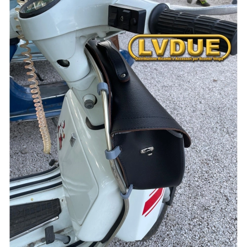 Top case noir avec protection avant pour Vespa PX PE T5 Arcobaleno 80 125 150 200 et bandoulière. Produit artisanal italien.
