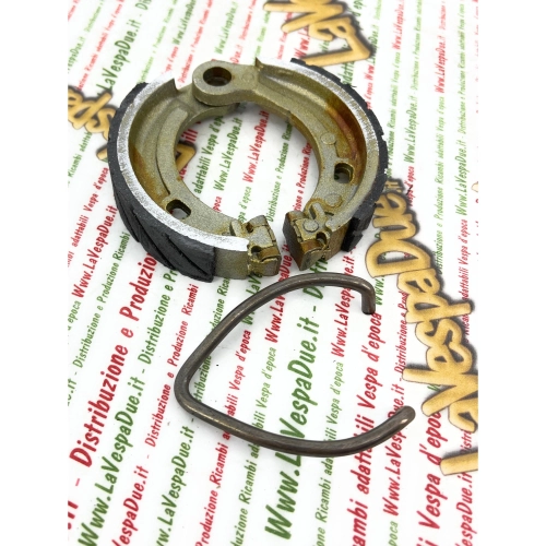 NEWFREN FTR front brake shoes for PIAGGIO 50 BOSS BRAVO alloy wheels 90 mm hub against water, sand and soil deposits