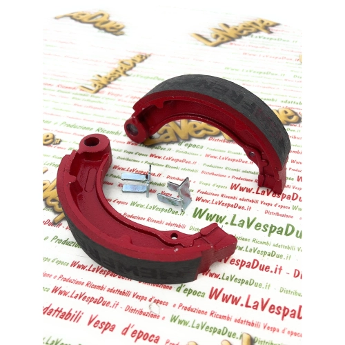 Mâchoires de frein arrière NEWFREN PRO RACE pour VESPA 125 150 VNB4 VNB5 VNB6 VBB2 SUPER : friction accrue et distance de freinage réduite (1963-1972) ro 078170 096153