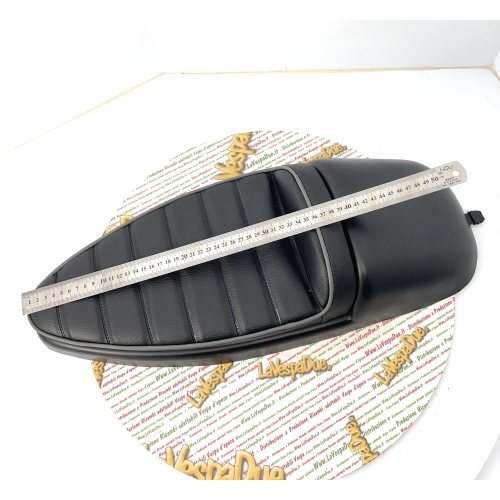 Sillín de competición SPORT PX PE 80 125 150 200 con estructura metálica con recubrimiento en polvo y asiento acolchado.