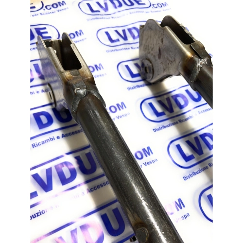 Fourche pour LAMBRETTA 125 LI 3ème et 4ème série LI S 150 LI 3ème LI S SX INNOCENTI ro 19960010 tube de direction guidon