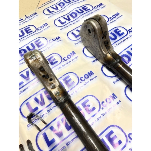 Fourche pour LAMBRETTA 125 150 LI 1ère et 2ème série INNOCENTI ro 19060210 tube de direction guidon
