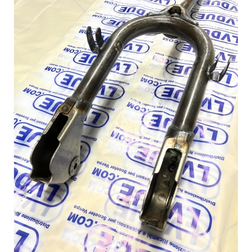 Fourche pour LAMBRETTA LI 175 TV 1ère et 2ème série INNOCENTI ro 19260210 tube de direction guidon