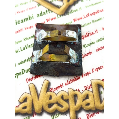 VESPA PIAGGIO GENOVA Schild Paccagnini Typ aus Bronze VESPA 98 V98T 125 V1T A V15T A V30T A V33T BEFESTIGUNG MIT 36 MM X 46 MM KLAMMERN ITALIENISCHE HANDWERKSPRODUKTION