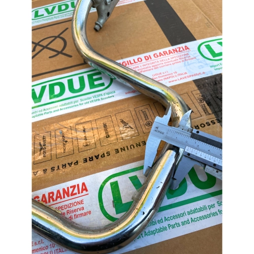 Manubrio completo di manopole e leve Piaggio Bravo 152764