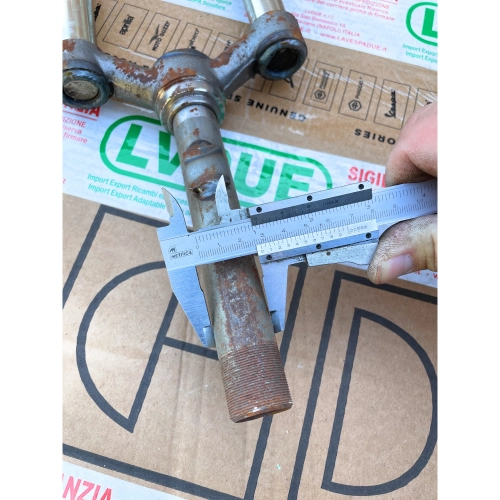 Fourche Piaggio Boxer d'origine NOS, tube de direction 122614