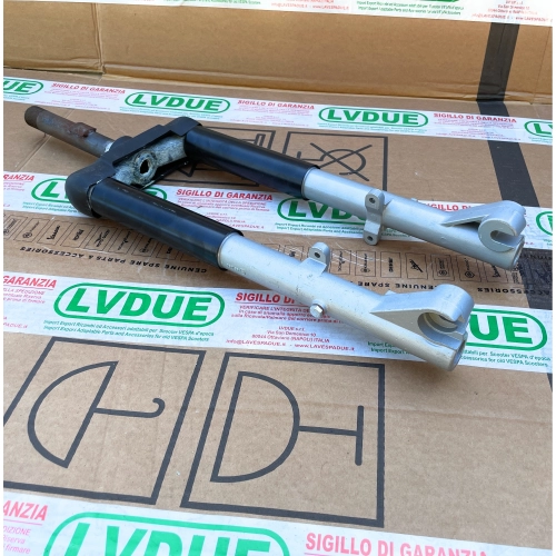 Horquilla original Piaggio SI NOS completa, número de pieza 272085, tubo de dirección.