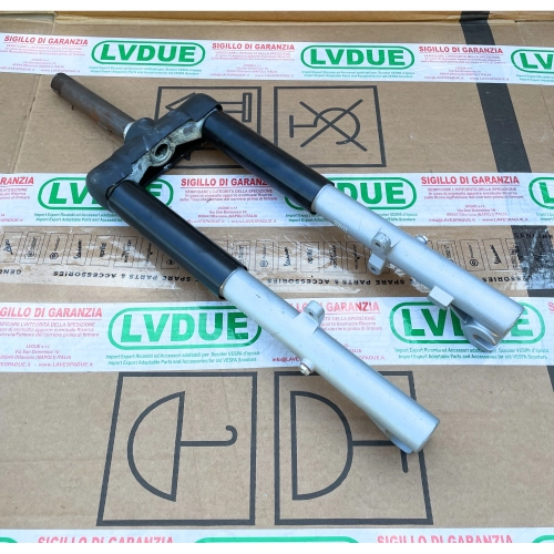 Horquilla original Piaggio SI NOS completa, número de pieza 272085, tubo de dirección.