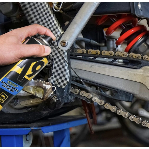 BARDAHL K9 Offroad-Motorradketten-Schmierspray zum Schutz und zur Schmierung aller Kettentypen. 400-ml-Packung. Geeignet für VESPA, APE, LAMBRETTA, FIAT, ALFA, ROMEO und LANCIA.