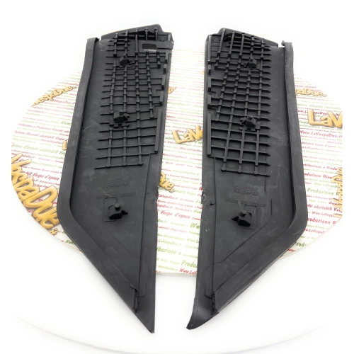 Pair of floor mats for VESPA 50 125 PK XL RUSH N ro 253405 253406 234171 234172 494863