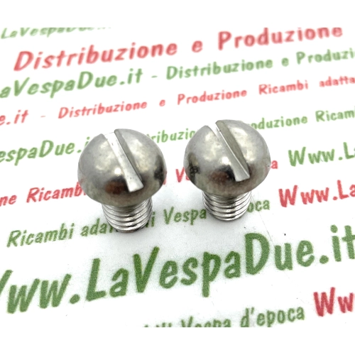 Paar Zylinderschrauben M8 aus Edelstahl mit gewölbtem Kopf zum Verschließen der Reserveradhalterungslöcher am Tunnel der VESPA 50, 125 und 150 (italienisches Produkt).