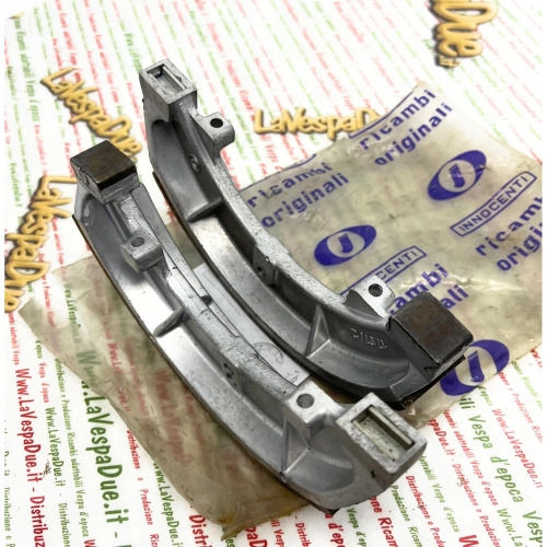Paire de mâchoires de frein LAMBRETTA LAMBRO 200 ro 42042110 en stock
