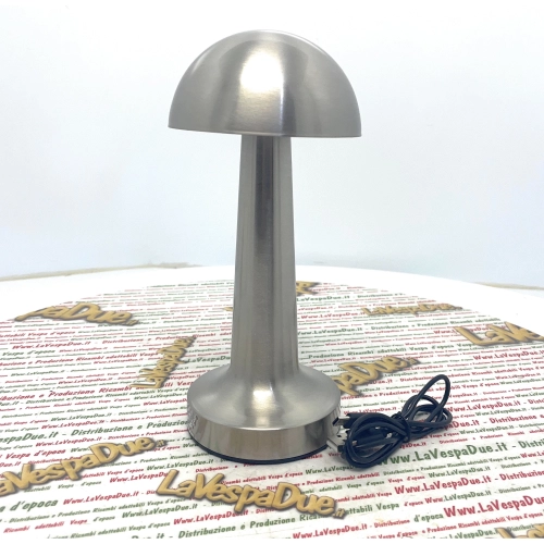 Lámpara de mesa o de banco de trabajo LED inalámbrica, de metal, 3 vatios de potencia, luz regulable y ajustable entre blanco cálido, frío y natural.