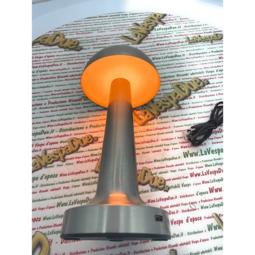 Lámpara de mesa o de banco de trabajo LED inalámbrica, de metal, 3 vatios de potencia, luz regulable y ajustable entre blanco cálido, frío y natural.