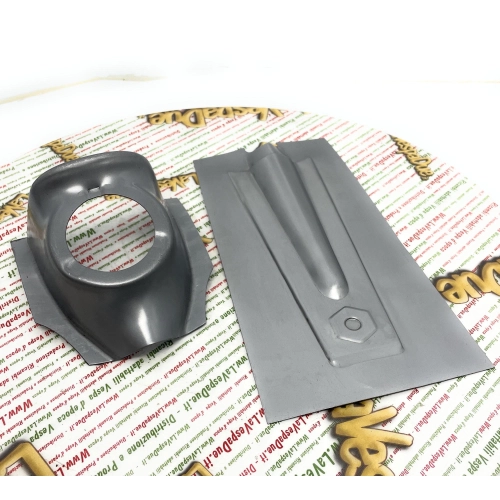 Rejilla frontal hexagonal con soporte para claxon de 3 orificios VESPA 50 90 125 SS NLR VMA1T PREMIUM Cubierta de dirección frontal de chapa metálica de calidad italiana