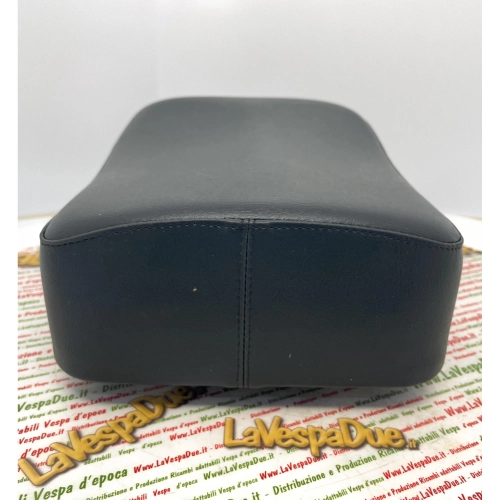 Grünes Heckpolster komplett mit Halterungen zur Befestigung für Vespa 125 VNA1/2T VNB1/2/3/4/5/6T 150 VB1T VBA1T VBB1/2T