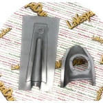 Sechseckiger Kühlergrill mit 4-Loch-Hupenhalterung für VESPA 50 90 125 SS NLR VMA1T PREMIUM. Hochwertige Frontverkleidung aus Blech in italienischer Qualität.